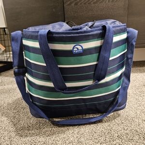 NWT Igloo Picnic Tote